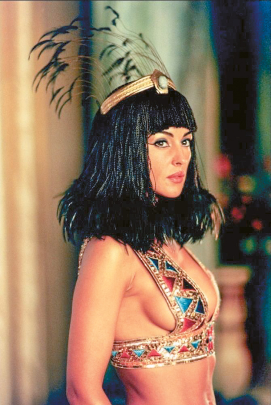 Μόνικα Μπελούτσι: Η ζωή είναι ωραία στα 55