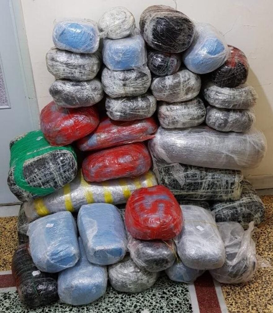 Συνελήφθησαν με 116 κιλά χασίς στα Γρεβενά - Τα μετέφεραν με δύο αυτοκίνητα