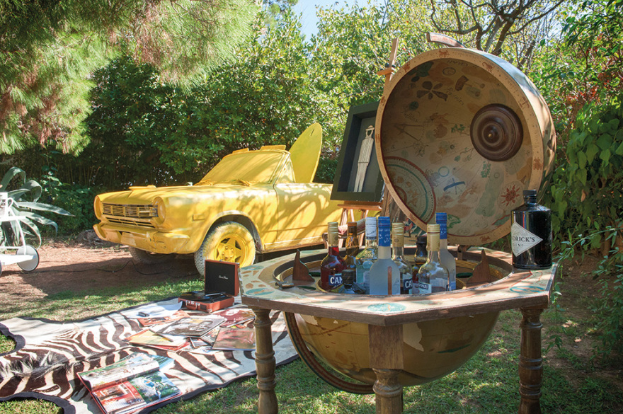 Γεώργιος Καράμπελας - Μαρίνα Κουταρέλλη: Αποχαιρετισμός στο καλοκαίρι με 60s διάθεση