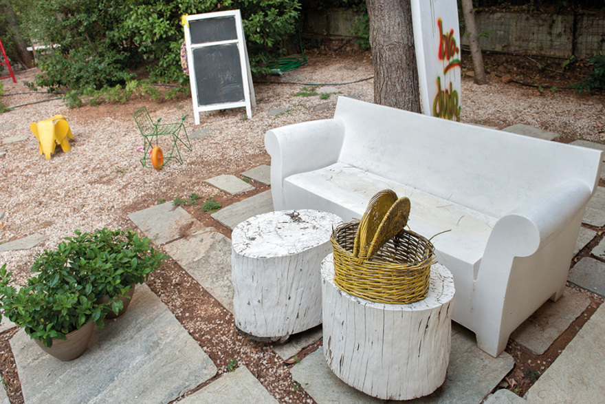 Γεώργιος Καράμπελας - Μαρίνα Κουταρέλλη: Αποχαιρετισμός στο καλοκαίρι με 60s διάθεση