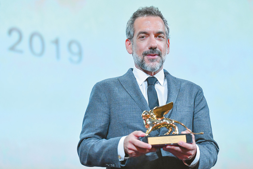 Joker: Η σκοτεινή κινηματογραφική ιστορία που σαρώνει στα σινεμά