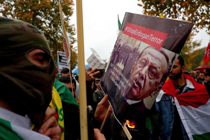 Προσφυγικό τσουνάμι από τη Συρία: Ξεπερνούν τους 190.000 οι εκτοπισμένοι