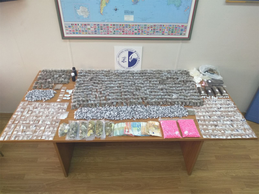 Εξαρθρώθηκε σπείρα που διακινούσε ναρκωτικά όλο το 24ωρο δίπλα στην ΑΣΟΕΕ!