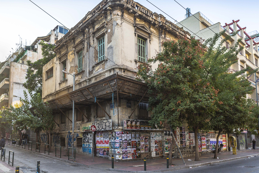 Εξαρθρώθηκε σπείρα που διακινούσε ναρκωτικά όλο το 24ωρο δίπλα στην ΑΣΟΕΕ!