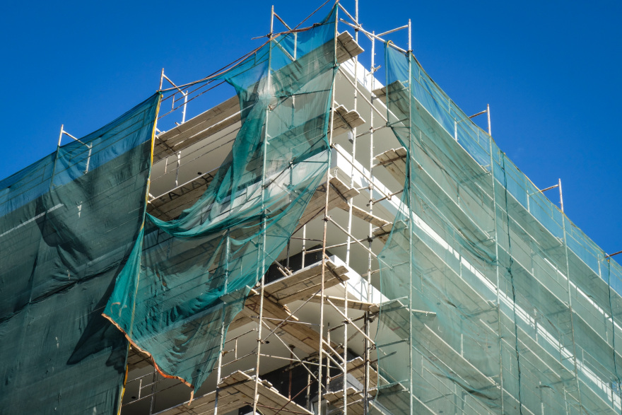 280.000 εργαζόμενοι λείπουν από τις οικοδομές