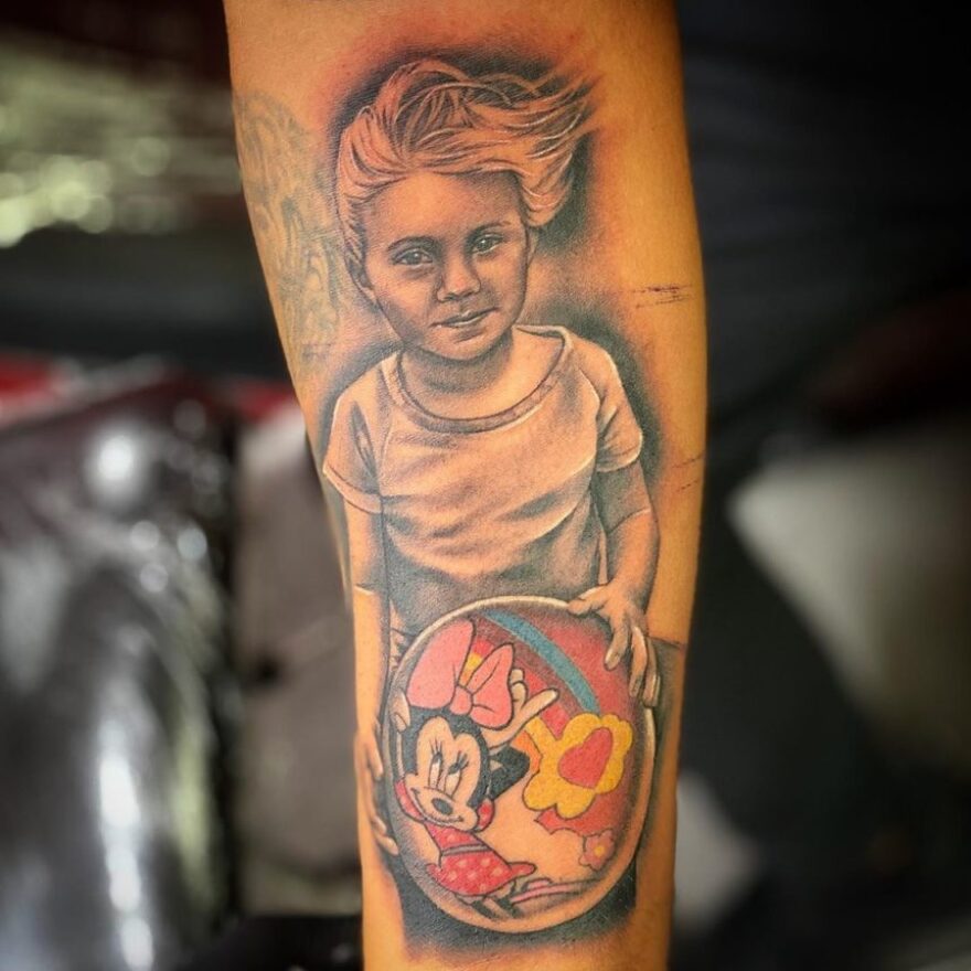 Ο Στέλιος Χανταμπάκης «χτύπησε» τατουάζ φωτογραφία της κόρης του