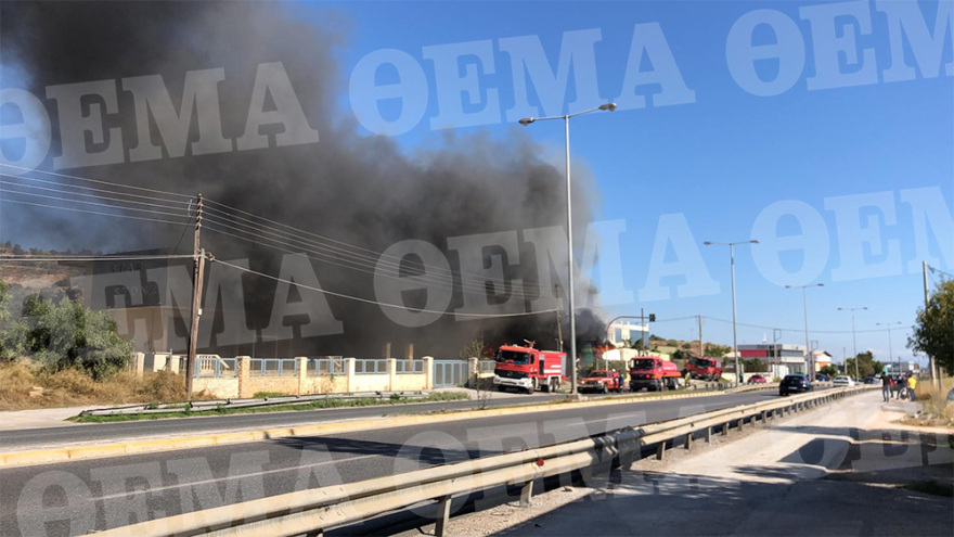Κορωπί: Μεγάλη φωτιά σε εταιρεία στη λεωφόρο Βάρης 