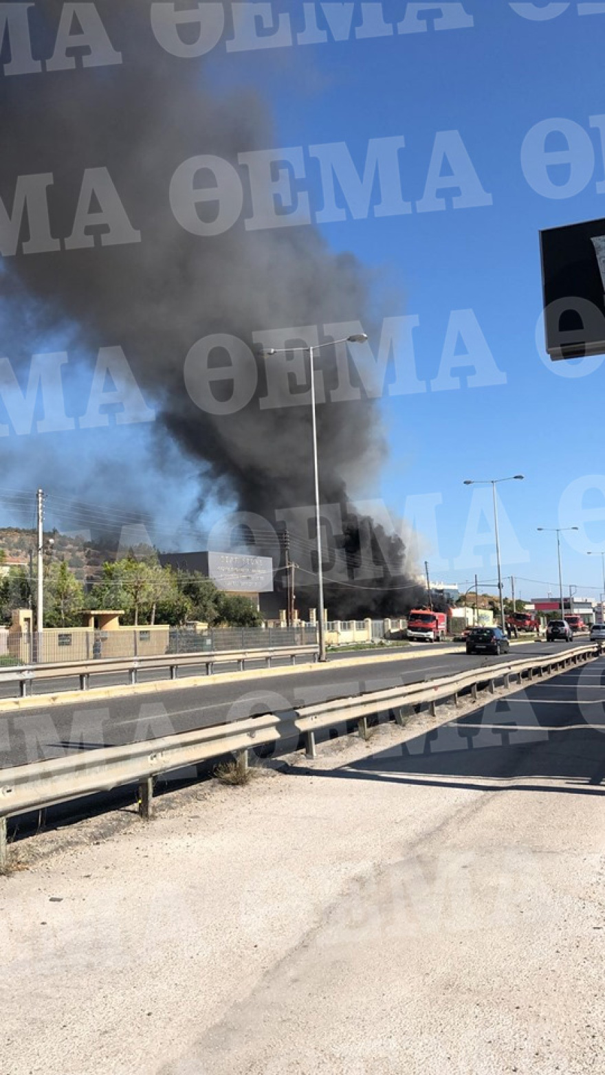 Κορωπί: Μεγάλη φωτιά σε εταιρεία στη λεωφόρο Βάρης 