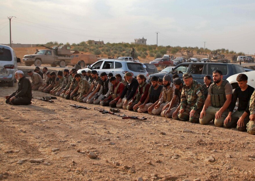 Μετά την Τουρκία, «μπαίνει» και η Συρία στο κουρδικό προπύργιο της Μανμπίτζ