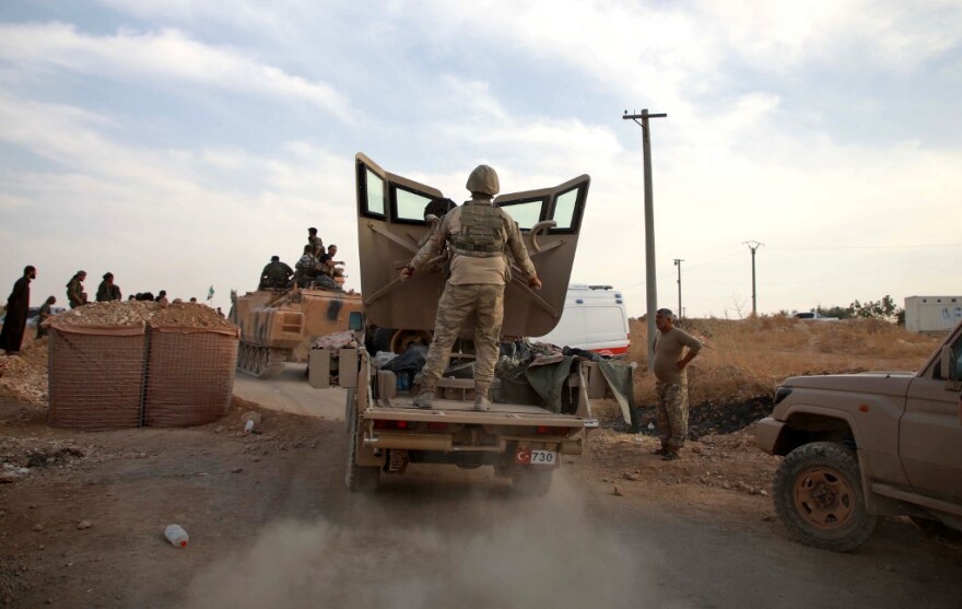 Μετά την Τουρκία, «μπαίνει» και η Συρία στο κουρδικό προπύργιο της Μανμπίτζ