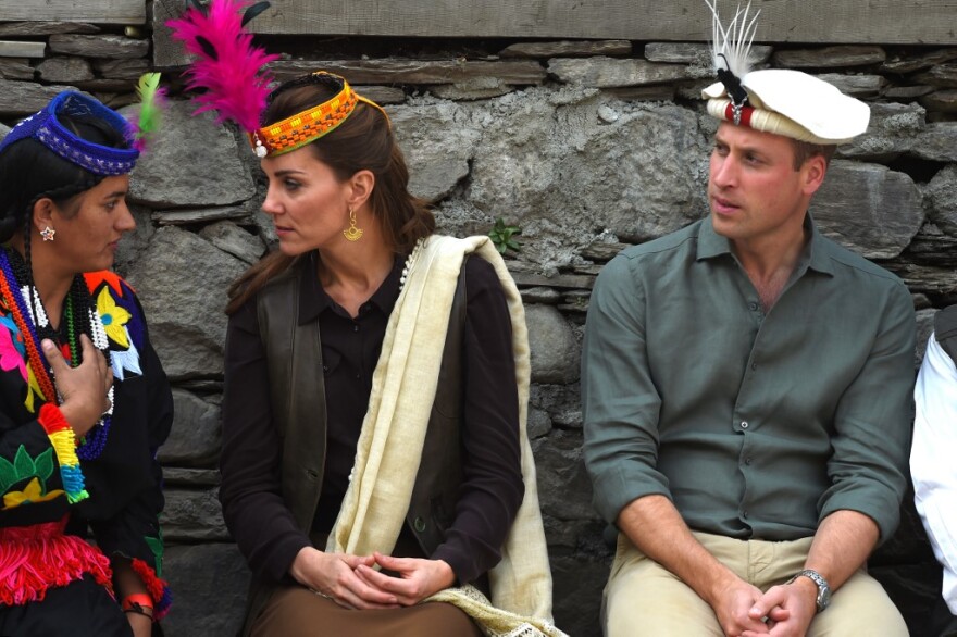 Ουίλιαμ και Κέιτ στο Πακιστάν: Επισκέφθηκαν τη φυλή Καλάς, τους «απογόνους» του Μεγάλου Αλεξάνδρου!