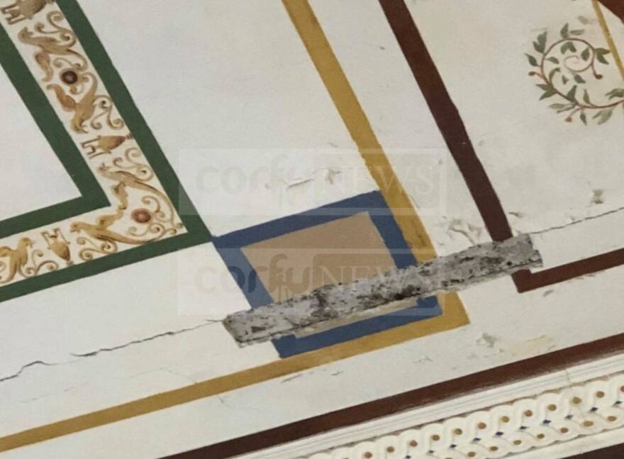 Κέρκυρα: Εικόνες ντροπής - Εγκαταλελειμμένο το Αχίλλειο