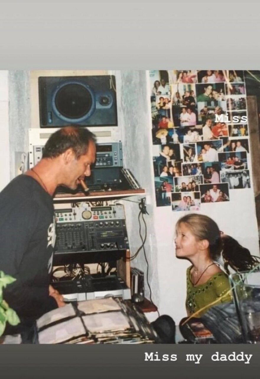 Κέρκυρα: Εικόνες ντροπής - Εγκαταλελειμμένο το Αχίλλειο