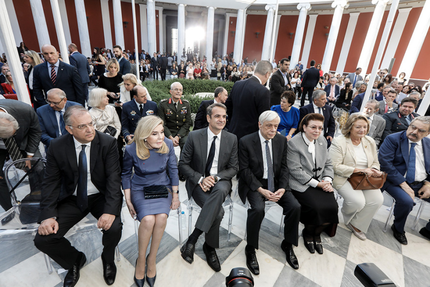 Μητσοτάκης: Είμαστε λίγοι για να είμαστε διχασμένοι