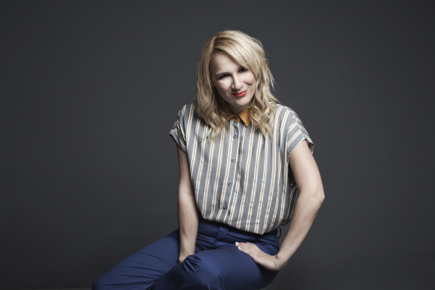 Βίκυ Καρατζόγλου: «Σάββατο σε δυο πράξεις» στο Σταυρό του Νότου