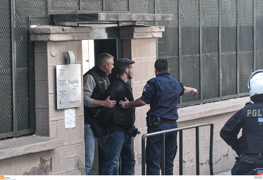 Θεσσαλονίκη: Εισβολή αναρχικών στο τουρκικό προξενείο - 12 συλλήψεις