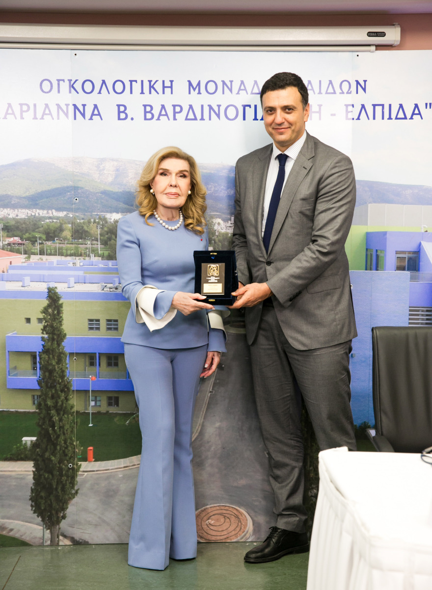 Στην Ογκολογική Μονάδα Παίδων «Μαριάννα Β. Βαρδινογιάννη – ΕΛΠΙΔΑ» ο Βασίλης Κικίλιας