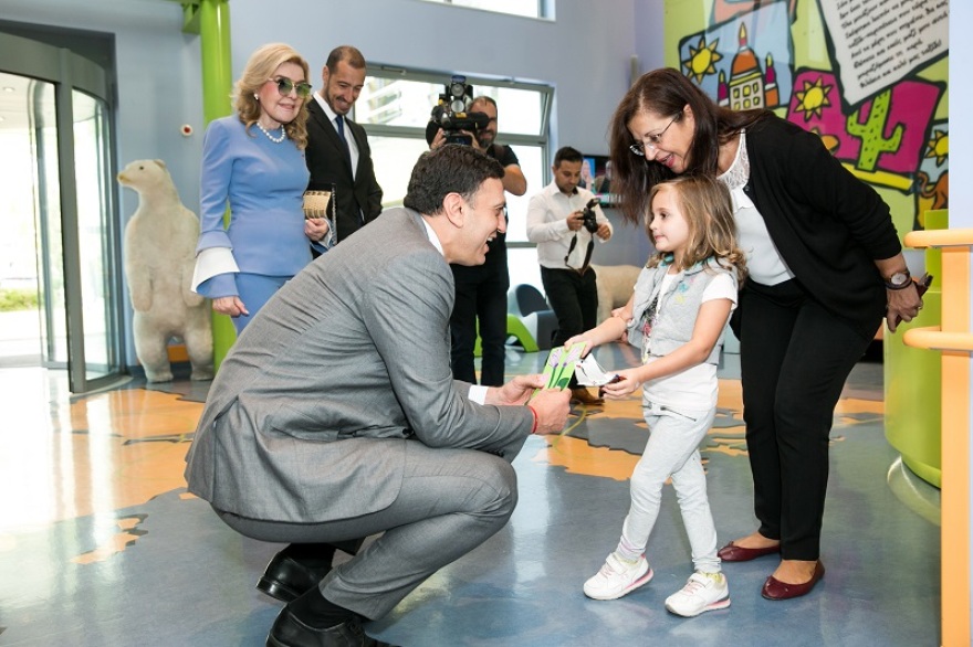 Στην Ογκολογική Μονάδα Παίδων «Μαριάννα Β. Βαρδινογιάννη – ΕΛΠΙΔΑ» ο Βασίλης Κικίλιας