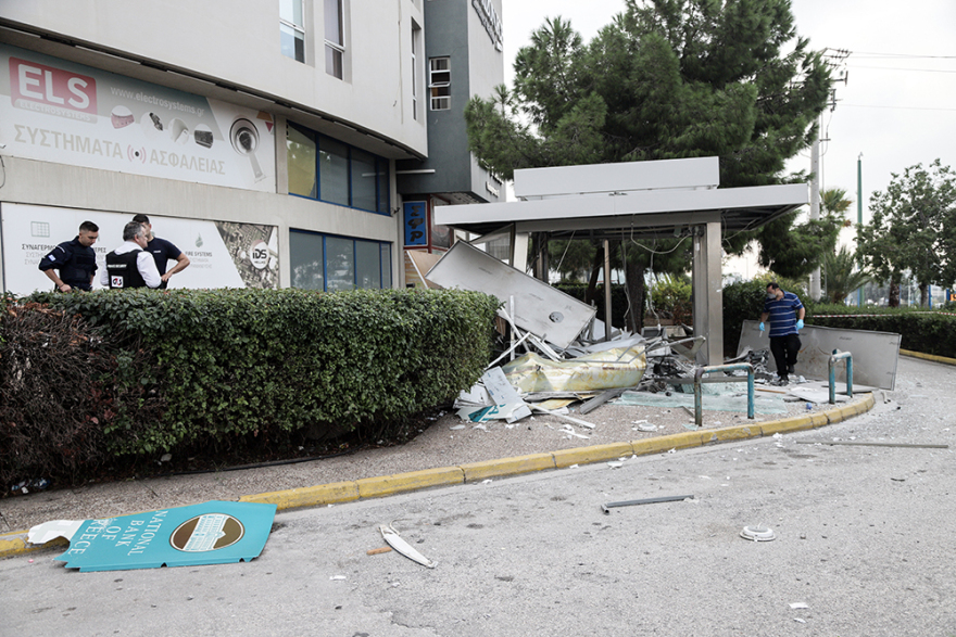 «Ισοπέδωσαν» ΑΤΜ στη Γλυφάδα