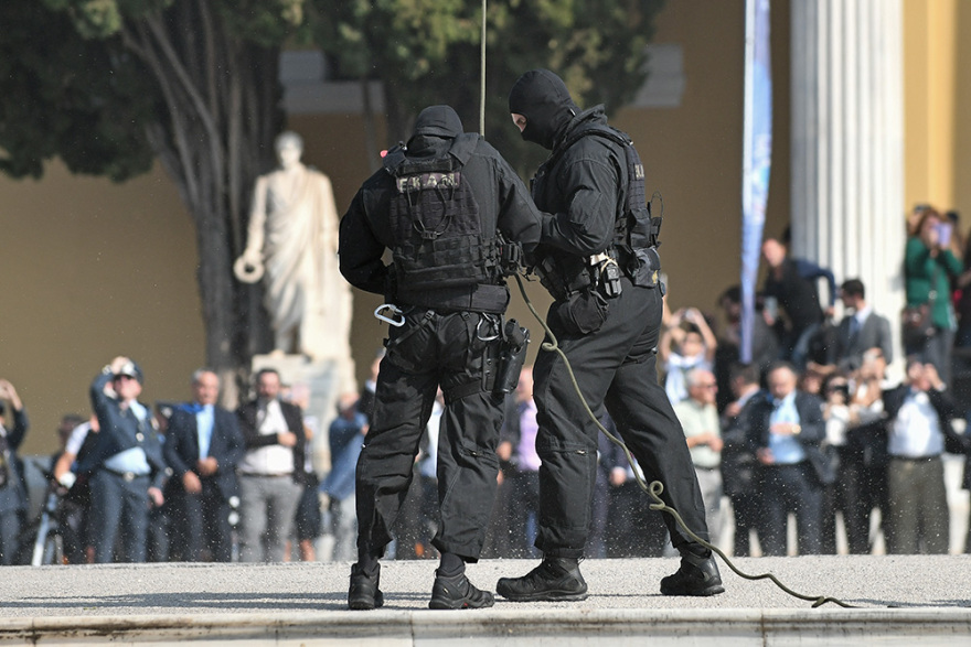 «Ημέρα της Αστυνομίας»: Ελικόπτερα, μηχανές, ποδήλατα και αστυνομικοί σκύλοι στη γιορτή της ΕΛΑΣ
