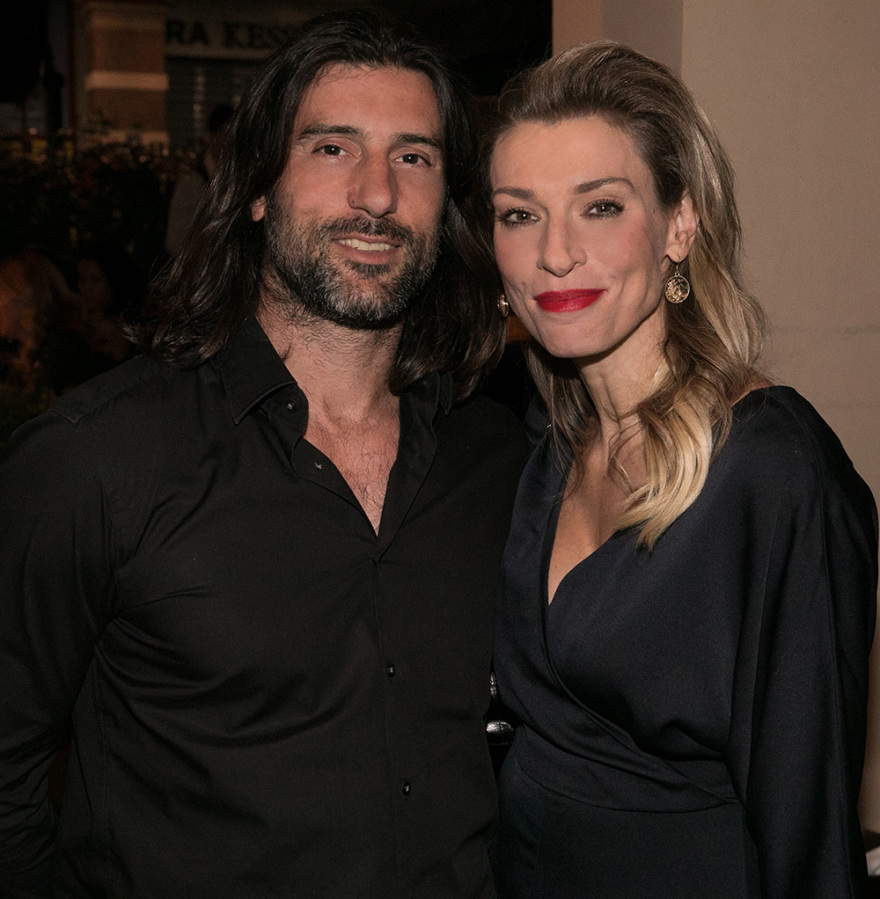 «Ωνάσης: Τα θέλω όλα»: «Παρέλαση» επωνύμων στο πάρτι μετά την πρεμιέρα στο «Παλλάς»