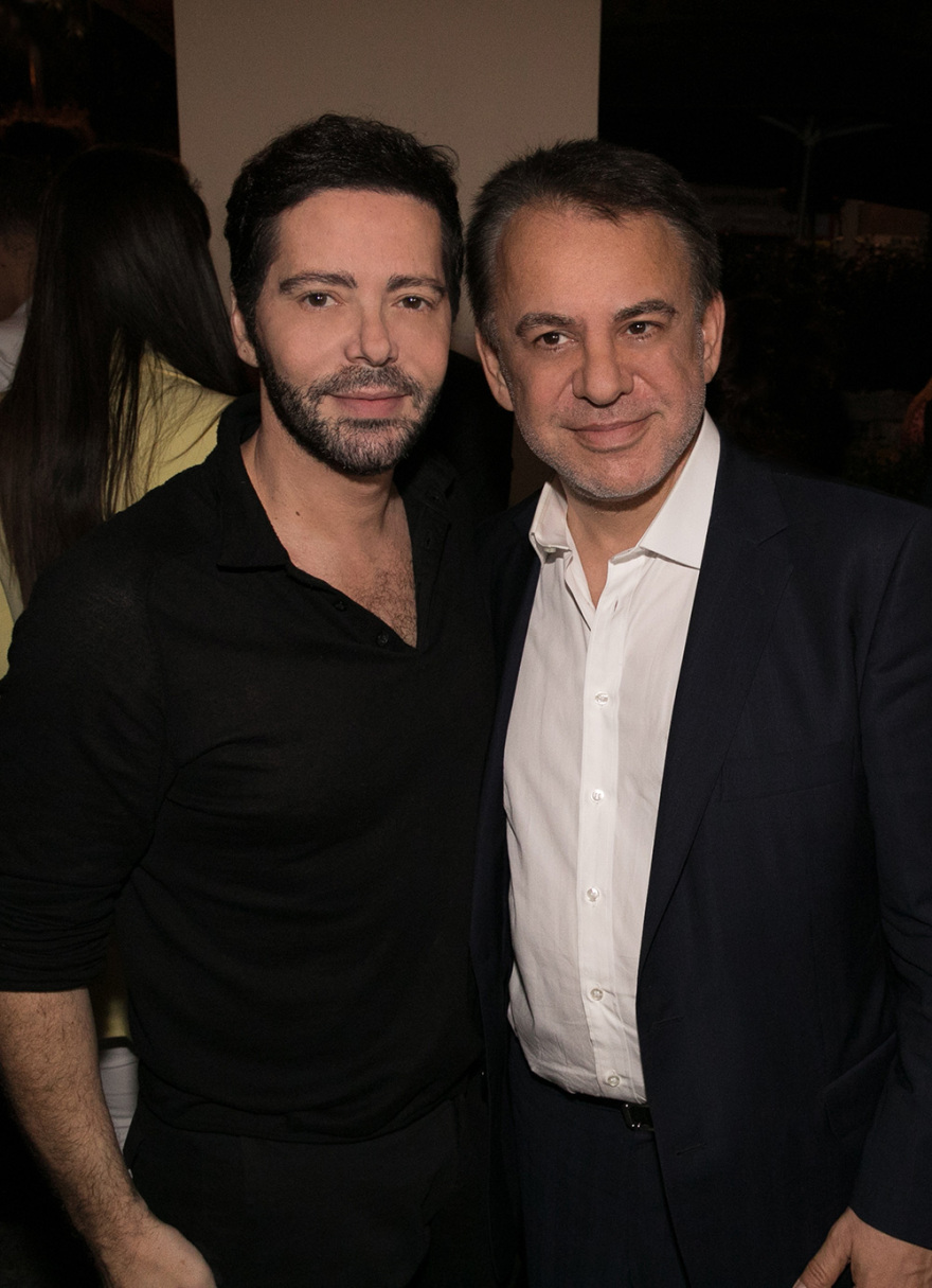 «Ωνάσης: Τα θέλω όλα»: «Παρέλαση» επωνύμων στο πάρτι μετά την πρεμιέρα στο «Παλλάς»