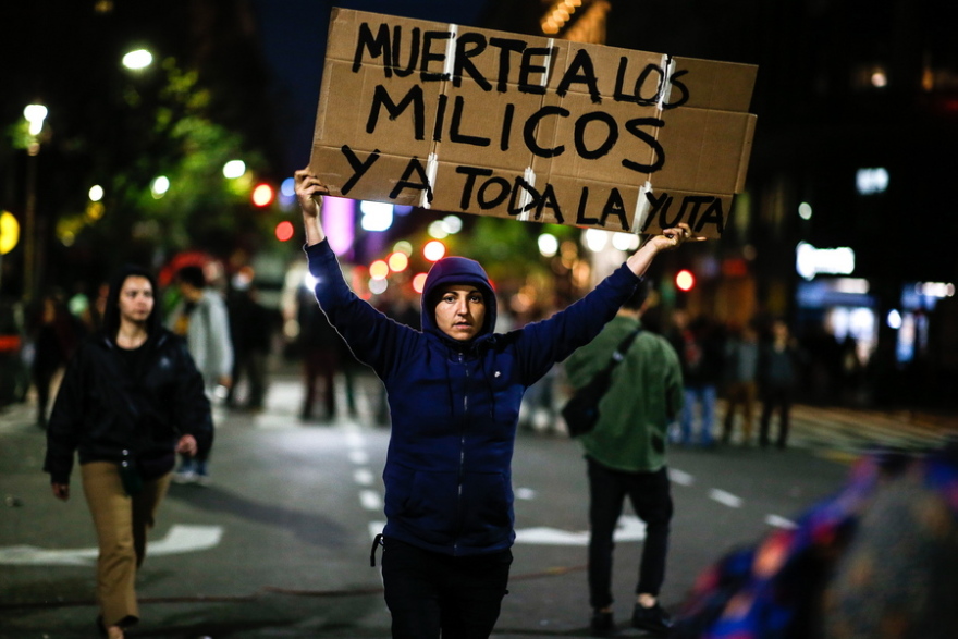 Βυθισμένη για 3η ημέρα στο χάος η Χιλή: 11 νεκροί και άγριες συγκρούσεις