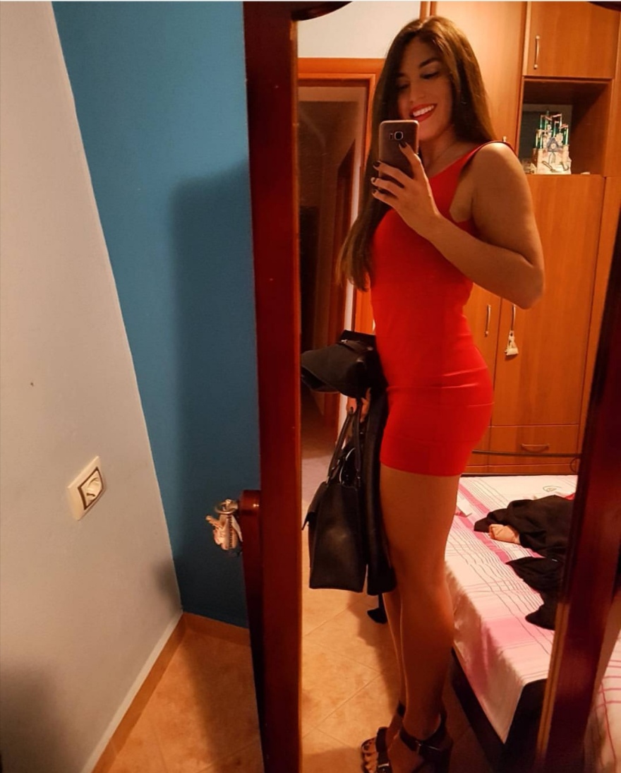 Από τις πασαρέλες στα «Επείγοντα»: Η εντυπωσιακή εστεμμένη ομορφιάς που έγινε γιατρός