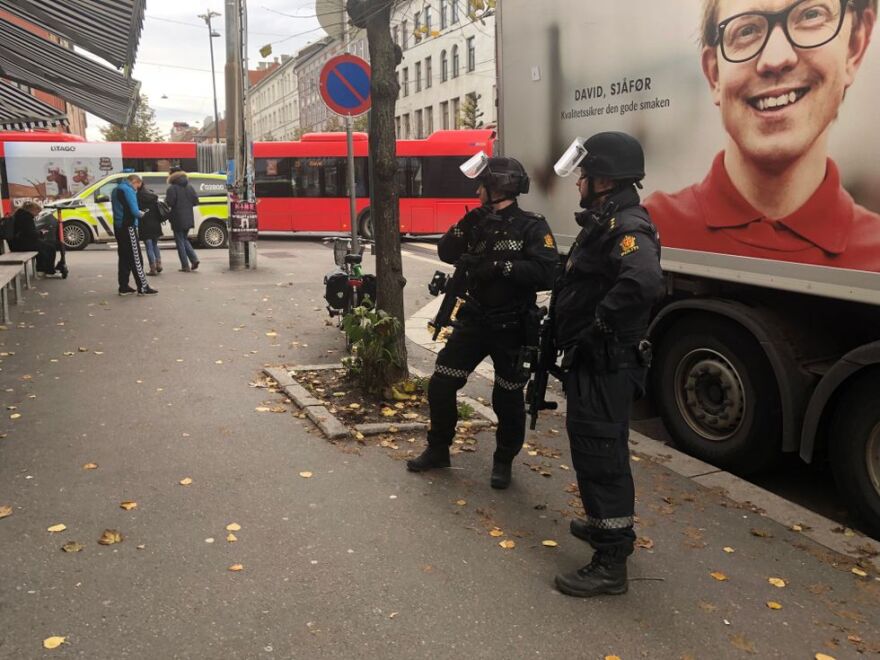 Συναγερμός στο Όσλο: Κλεμμένο ασθενοφόρο έπεσε πάνω σε ανθρώπους