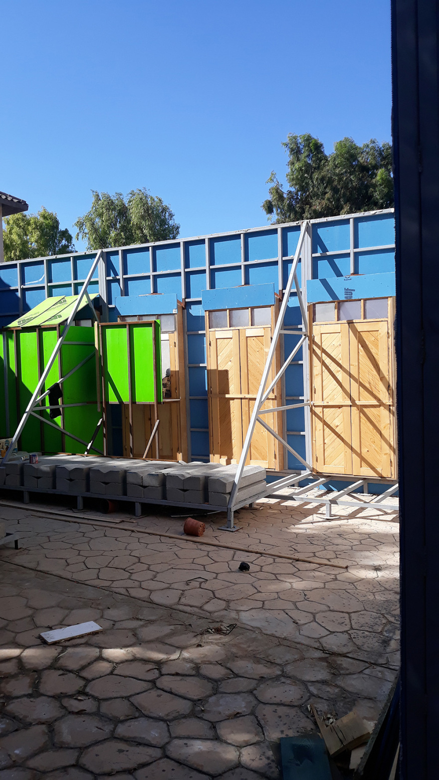 Απίστευτο backstage στις «Άγριες Μέλισσες»: Στο Διαφάνι έχουν και πισίνα! 