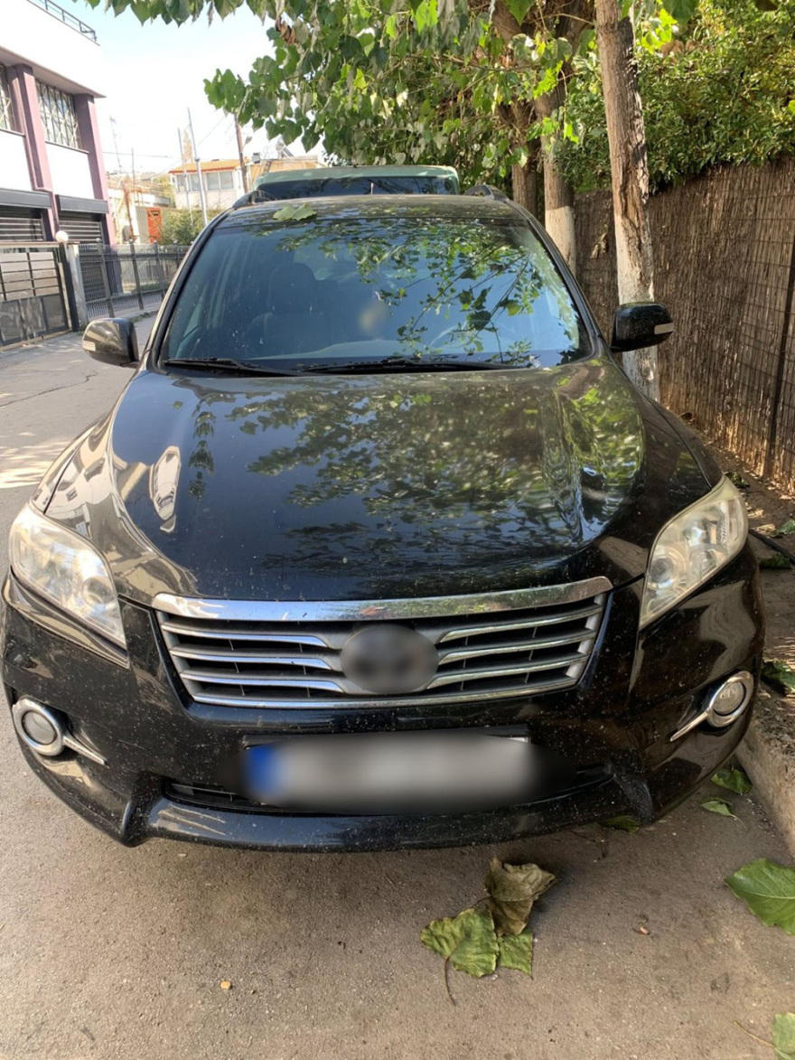 Ιερέας σε σπείρα που εμφιάλωνε ποτά - «μπόμπες» σε μπουκάλια που μάζευε από σκουπίδια 