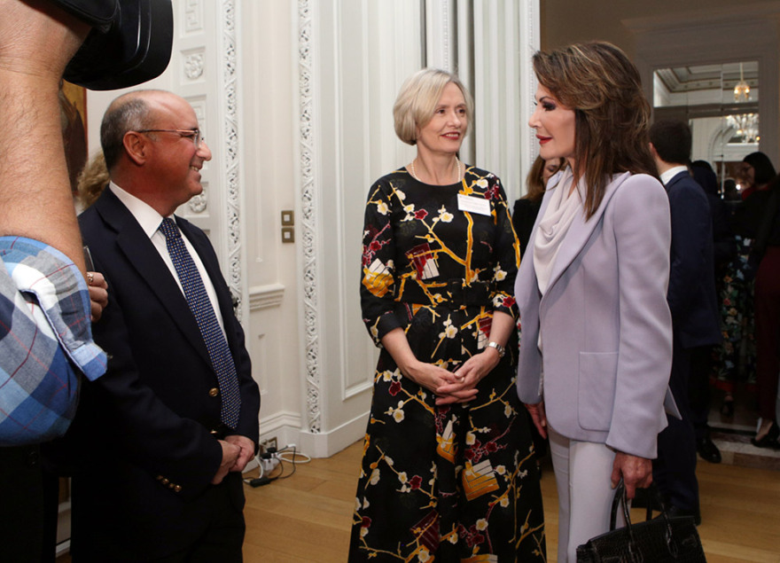 Γιάννα Αγγελοπούλου: Παρουσίαση του προγράμματος Κέιμπριτζ στη Βρετανική Κατοικία