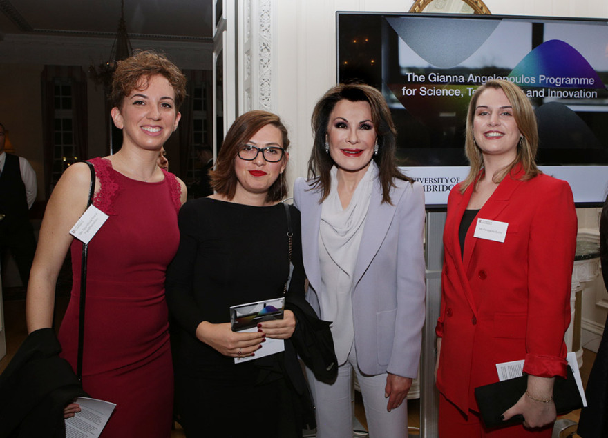 Γιάννα Αγγελοπούλου: Παρουσίαση του προγράμματος Κέιμπριτζ στη Βρετανική Κατοικία