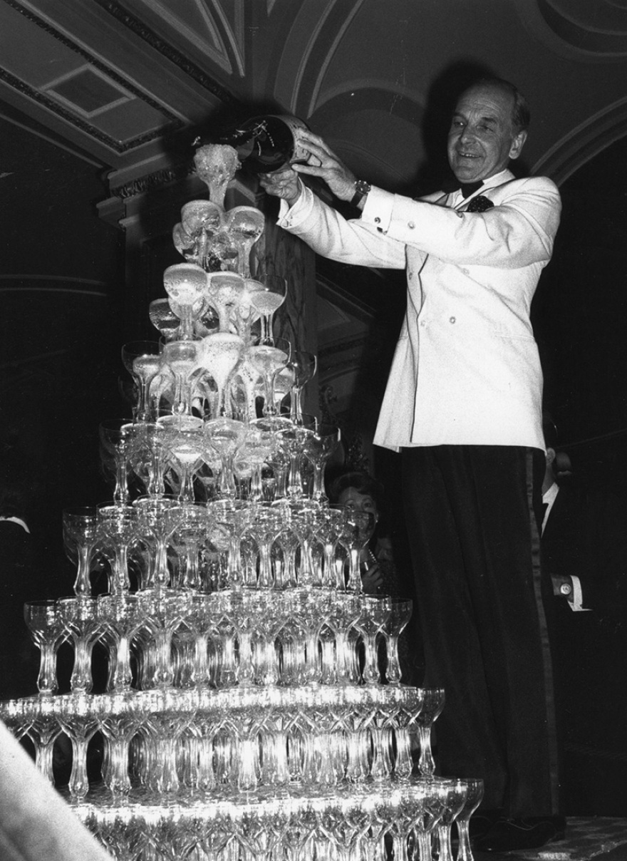 The Ritz: Πωλείται το «διαμάντι» της Βρετανίας