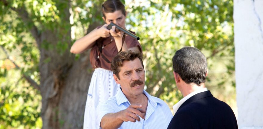 Άγριες Μέλισσες: Συναρπαστικές εξελίξεις, ανατροπές και πολλά μυστικά