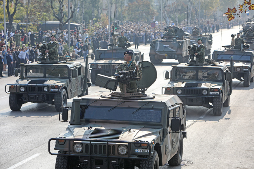Θεσσαλονίκη: Εντυπωσιακή η στρατιωτική παρέλαση για την 28η Οκτωβρίου