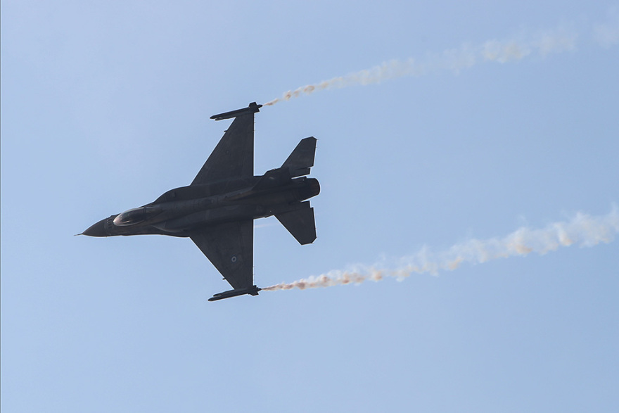 Συγκίνησε ο πιλότος της ομάδας Ζευς: Ετούτος δω ο λαός δεν γονατίζει παρά μονάχα μπροστά στους νεκρούς του