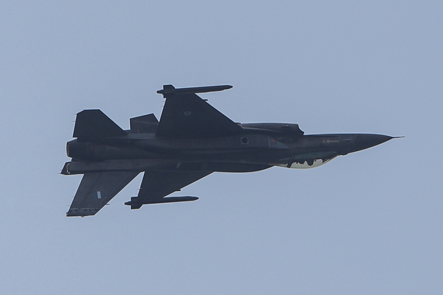 Συγκίνησε ο πιλότος της ομάδας Ζευς: Ετούτος δω ο λαός δεν γονατίζει παρά μονάχα μπροστά στους νεκρούς του