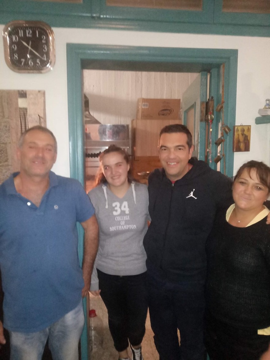 Βίντεο: Ο Τσίπρας σέρνει τον χορό στη Βλαχέρνα Αρκαδίας