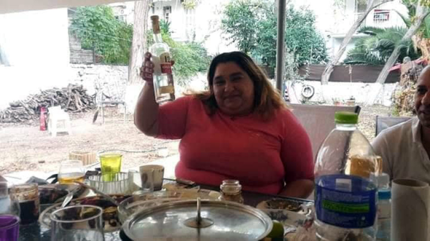 Η μητέρα της 12χρονης στο protothema: Δεν μπορώ να συγχωρήσω στον παπά αυτό που έκανε στο παιδί μου