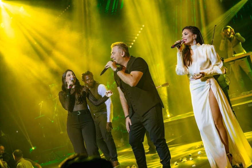 Ο Αντώνης Ρέμος «μάγεψε» τη Θεσσαλονίκη με την πρεμιέρα του 