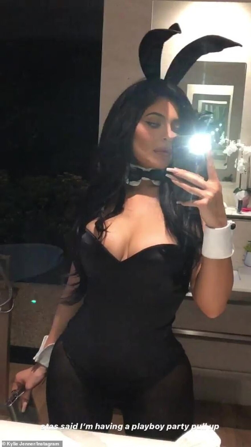 Η Κάιλι Τζένερ ντύθηκε κουνελάκι του Playboy 