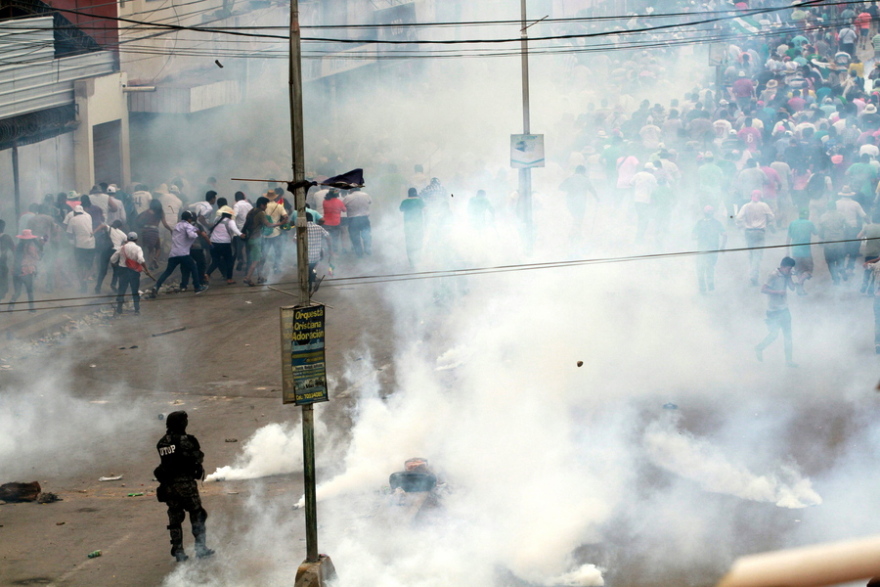 Βολιβία: Άγρια επεισόδια και 30 τραυματίες μεταξύ υποστηρικτών και αντιπάλων του Μοράλες