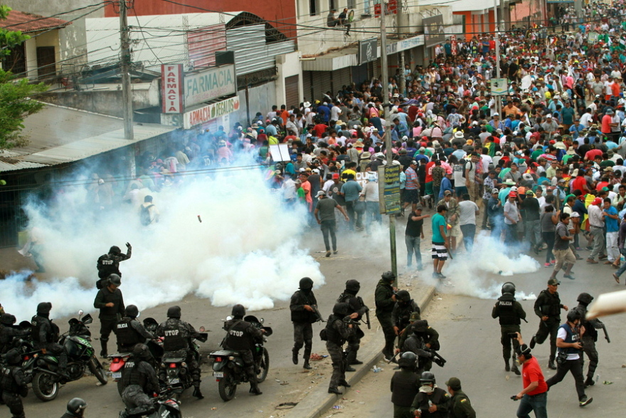 Βολιβία: Άγρια επεισόδια και 30 τραυματίες μεταξύ υποστηρικτών και αντιπάλων του Μοράλες