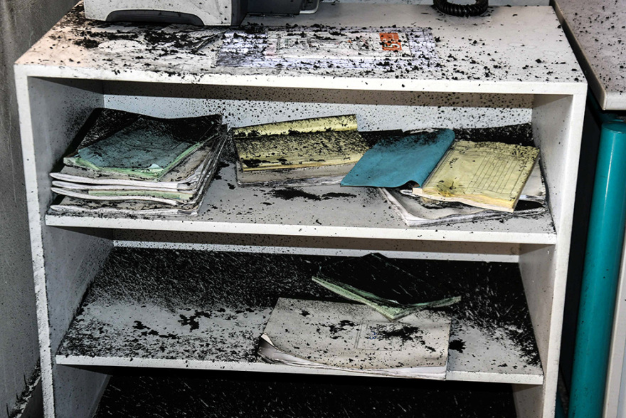 Πάτρα: Έριξαν οκτώ μολότοφ σε Γυμνάσιο - Μεγάλες καταστροφές 