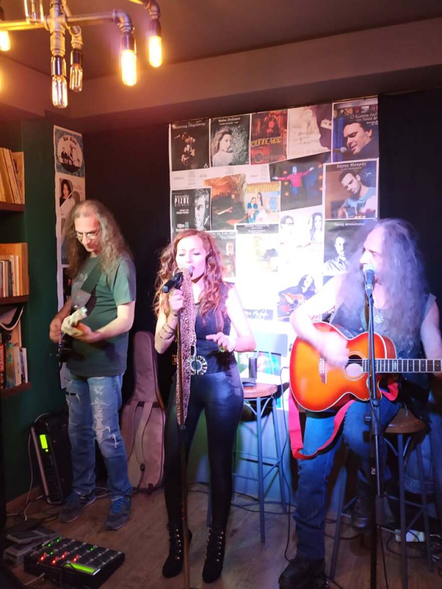 Η ροκ Τάνια Κικίδη μάγεψε το κοινό στο «Τέχνης Δρώμενα»