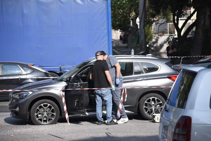 Φονική ενέδρα στο Χαϊδάρι:  Πέθανε ο επιχειρηματίας - Αστυνομικοί πυροβόλησαν εναντίον των δραστών