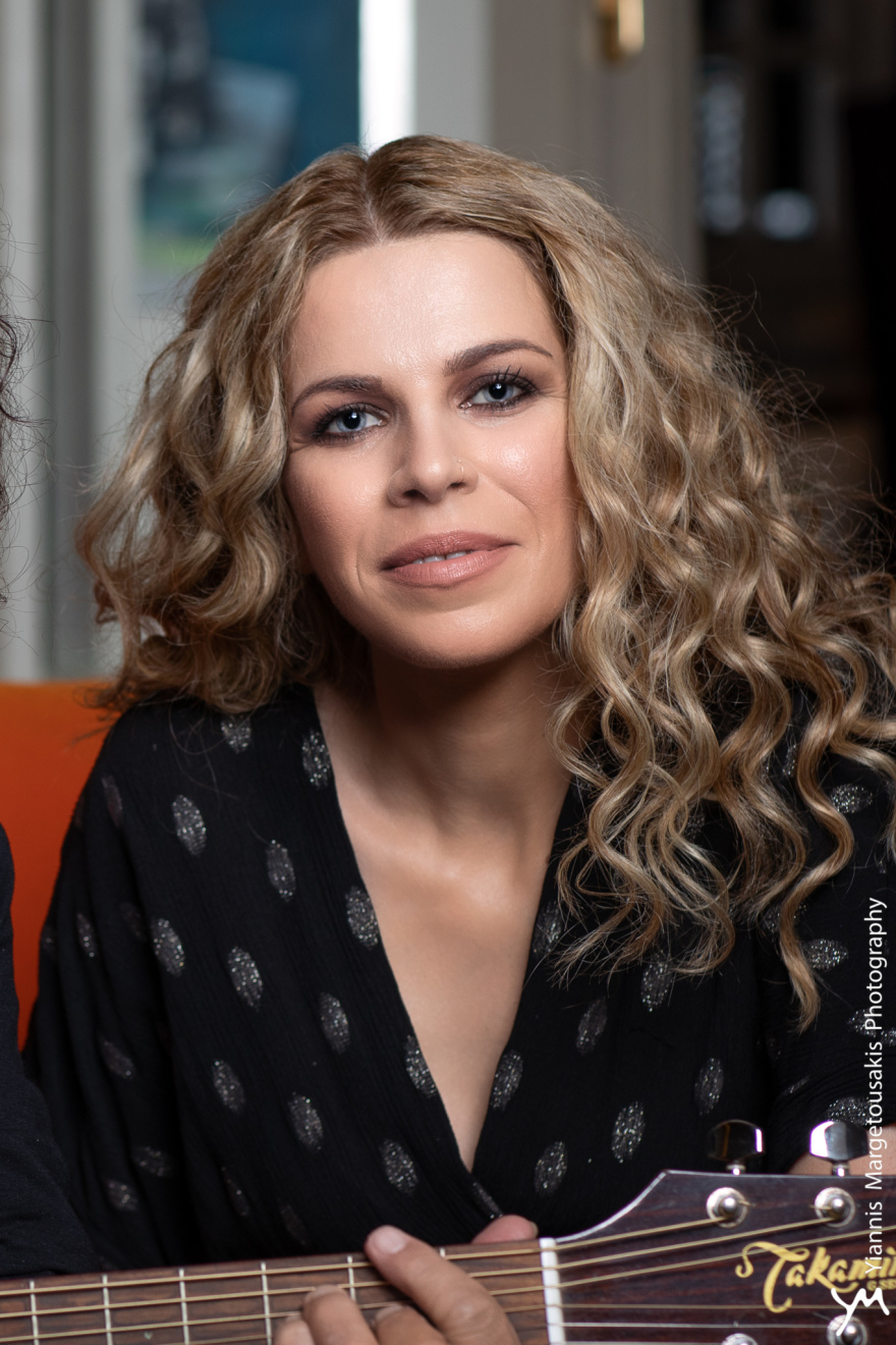 Βιολέτα Ίκαρη: Εκπληρώνω όνειρο ζωής τραγουδώντας μαζί με τον Βασίλη Παπακωνσταντίνου!