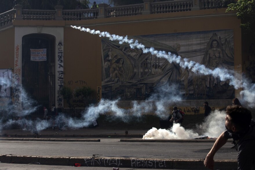 Χάος στη Χιλή: Ακυρώθηκαν σύνοδοι και η συνάντηση Τραμπ με τον Κινέζο ομόλογό του
