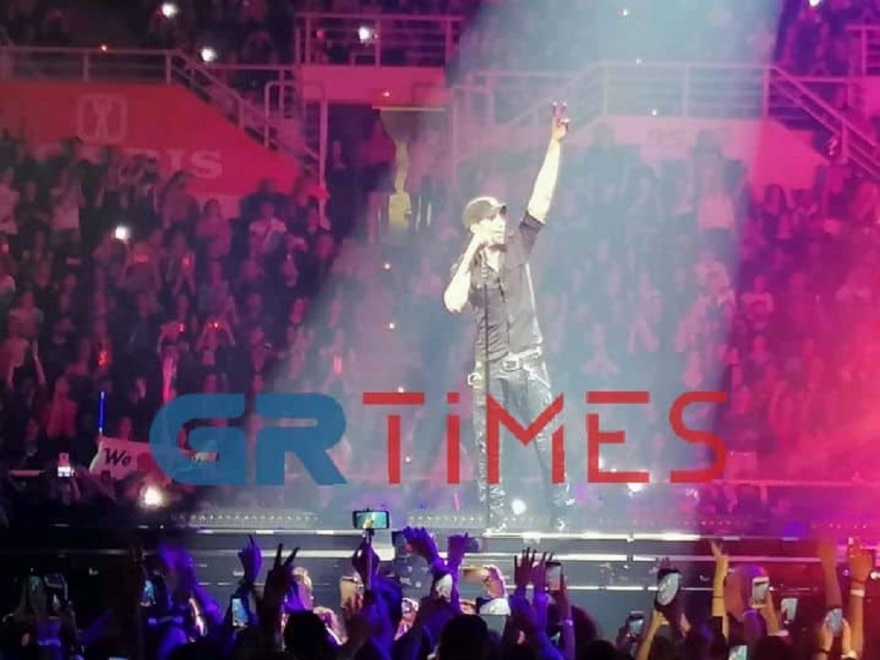 Ενρίκε Ιγκλέσιας: «Χαμός» στη Θεσσαλονίκη για τον Ισπανό τραγουδιστή 